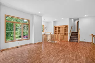 633 Burlington Rd, Saint Paul, MN 55119 - Photo 10