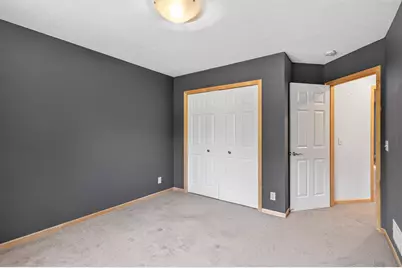 633 Burlington Road, Saint Paul, MN 55119 - Photo 32