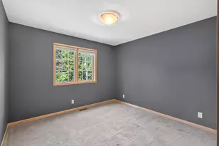 633 Burlington Rd, Saint Paul, MN 55119 - Photo 32