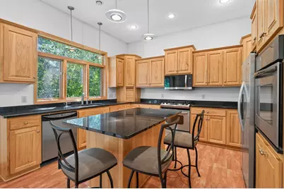 633 Burlington Road, Saint Paul, MN 55119 - Photo 18