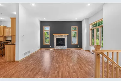 633 Burlington Road, Saint Paul, MN 55119 - Photo 8