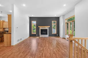 633 Burlington Rd, Saint Paul, MN 55119 - Photo 8