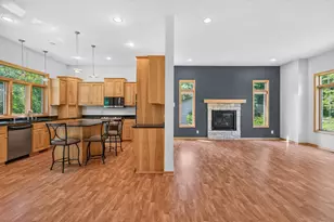 633 Burlington Rd, Saint Paul, MN 55119 - Photo 22