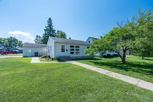 2714 Diane Ln, Hibbing, MN 55746 - Photo 1