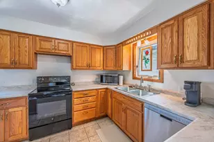 2714 Diane Ln, Hibbing, MN 55746 - Photo 14