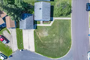 2714 Diane Ln, Hibbing, MN 55746 - Photo 6