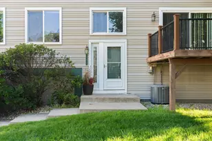 2640 Shenandoah Ln N, Plymouth, MN 55447 - Photo 2