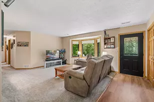22017 Quincy St NE, Cedar, MN 55011 - Photo 4