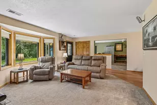 22017 Quincy St NE, Cedar, MN 55011 - Photo 8