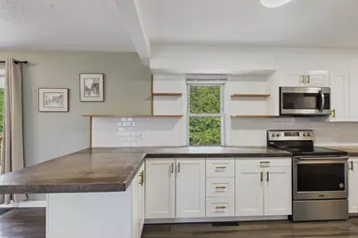 2562 Fairview Avenue N, Roseville, MN 55113 - Photo 2