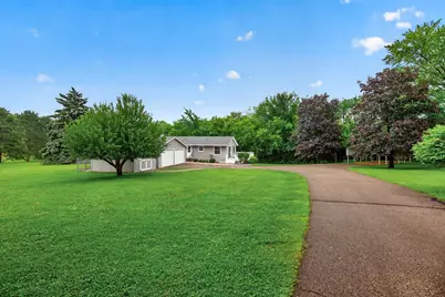 843 Yellowstone Trail, Hudson, WI 54016 - Photo 4