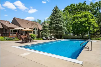 245 Luisa Court, Chaska, MN 55318 - Photo 4