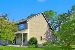 15635 41st Ave N, Plymouth, MN 55446 - Photo 2