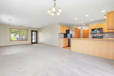 415 Sierra Place, Roberts, WI 54023 - Photo 8
