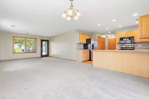 415 Sierra Pl, Roberts, WI 54023 - Photo 8
