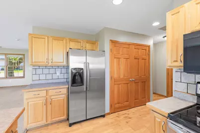 415 Sierra Place, Roberts, WI 54023 - Photo 14