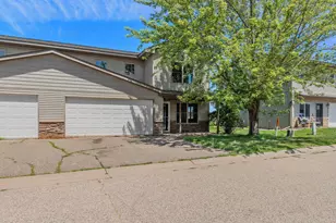 415 Sierra Pl, Roberts, WI 54023 - Photo 2