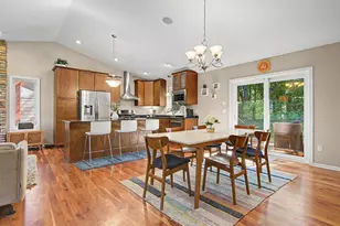 4640 9 Mile Creek Pkwy, Bloomington, MN 55437 - Photo 2