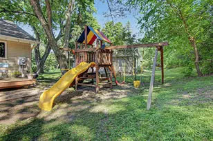 4640 9 Mile Creek Pkwy, Bloomington, MN 55437 - Photo 24