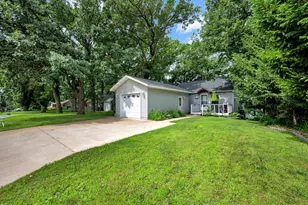 358 E Amber Lake Dr, Fairmont, MN 56031 - Photo 36