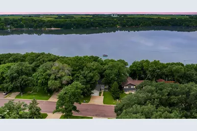 358 E Amber Lake Drive, Fairmont, MN 56031 - Photo 2