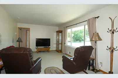 10717 Nord Avenue S, Bloomington, MN 55437 - Photo 6
