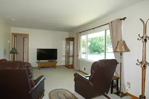 10717 Nord Ave S, Bloomington, MN 55437 - Photo 6