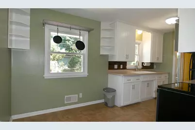 10717 Nord Avenue S, Bloomington, MN 55437 - Photo 4
