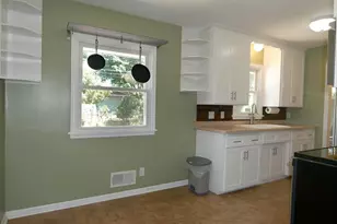 10717 Nord Ave S, Bloomington, MN 55437 - Photo 4