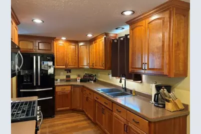 600 E Elm Avenue, Olivia, MN 56277 - Photo 8