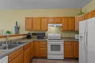 657 Providence Dr, Shakopee, MN 55379 - Photo 4