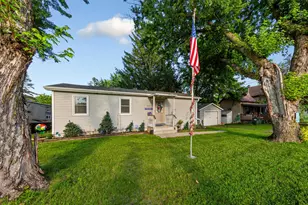 511 Division St, Waterville, MN 56096 - Photo 1