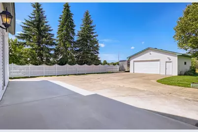 9815 Pioneer Trail, Greenfield, MN 55357 - Photo 6