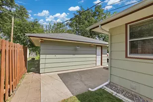3110 W 82nd St, Bloomington, MN 55431 - Photo 32