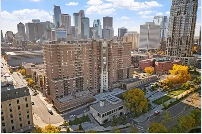 401 S 1st Street #1702, Minneapolis, MN 55401 - Photo 2