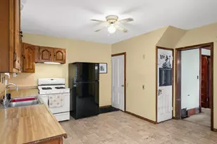 323 Erie St, Saint Paul, MN 55102 - Photo 12