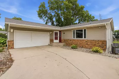 1713 6th Street SW, Willmar, MN 56201 - Photo 2