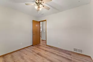 5785 Yucca Ln N, Plymouth, MN 55446 - Photo 20