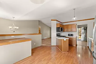 5785 Yucca Ln N, Plymouth, MN 55446 - Photo 6