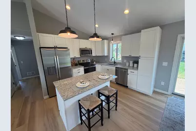 1625 Squirrel Way, New Richmond, WI 54017 - Photo 4
