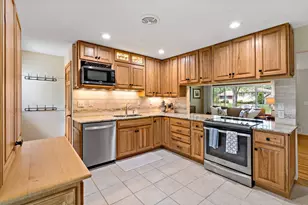 8418 Kell Ave S, Bloomington, MN 55437 - Photo 12