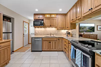 8418 Kell Avenue S, Bloomington, MN 55437 - Photo 14