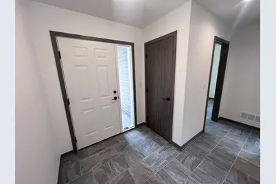1425 Sunrise Avenue SE, Rochester, MN 55904 - Photo 2