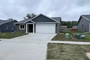 1425 Sunrise Ave SE, Rochester, MN 55904 - Photo 2