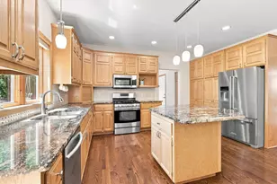 18129 Jarl Ct, Lakeville, MN 55044 - Photo 4