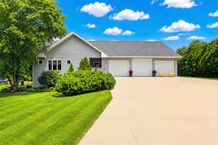 1901 16th St SW, Austin, MN 55912 - Photo 2