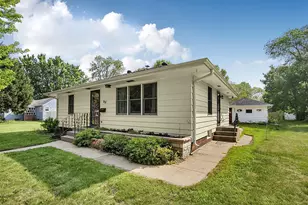 916 River Ave S, Sauk Rapids, MN 56379 - Photo 2