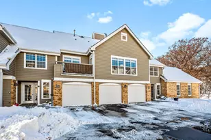 6020 Chasewood Pkwy, Hopkins, MN 55343 - Photo 2