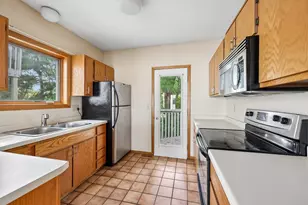 3058 Lake Shore Dr, Minneapolis, MN 55416 - Photo 10