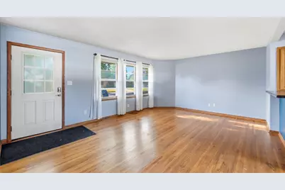 924 Fuller Street S, Shakopee, MN 55379 - Photo 4